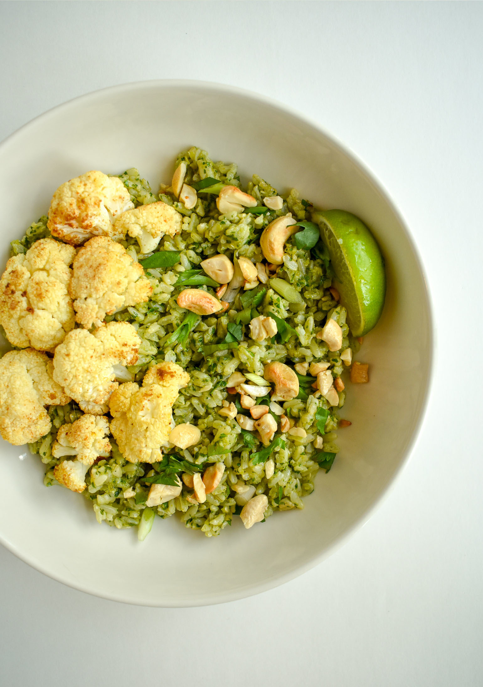 Spicy Green Rice with Cauliflower and Basbaas Sauce